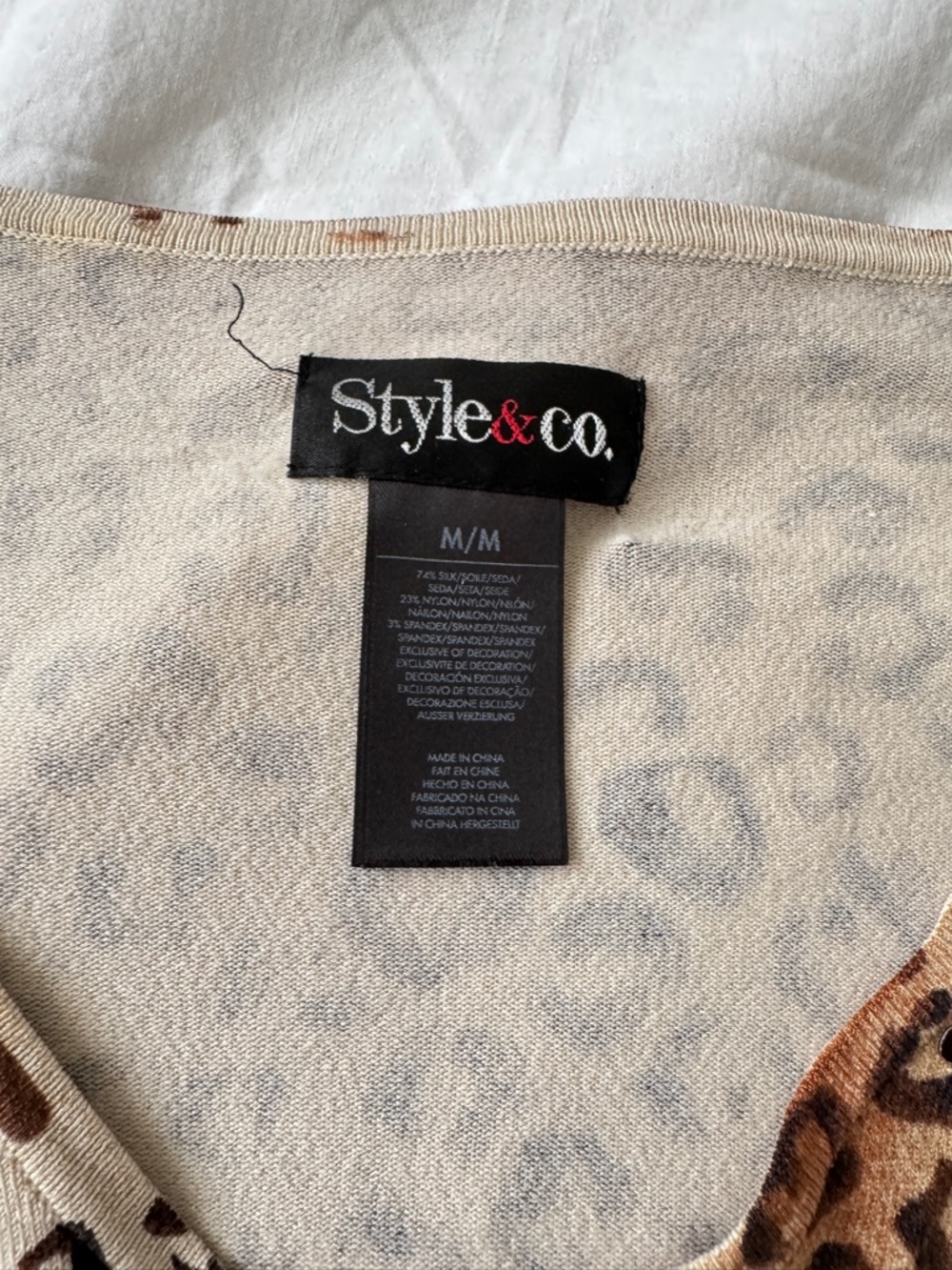 Y2K Style & Co Leopard Print V-Neck Sweater - Beige & Brown Size M - Picture 2 of 5